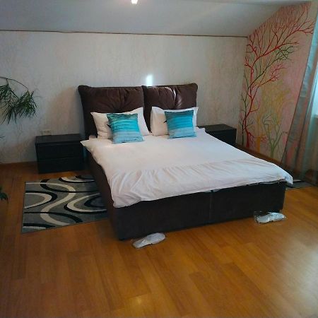 Apart Club Kosmo Appartement Tsjernivsi Buitenkant foto