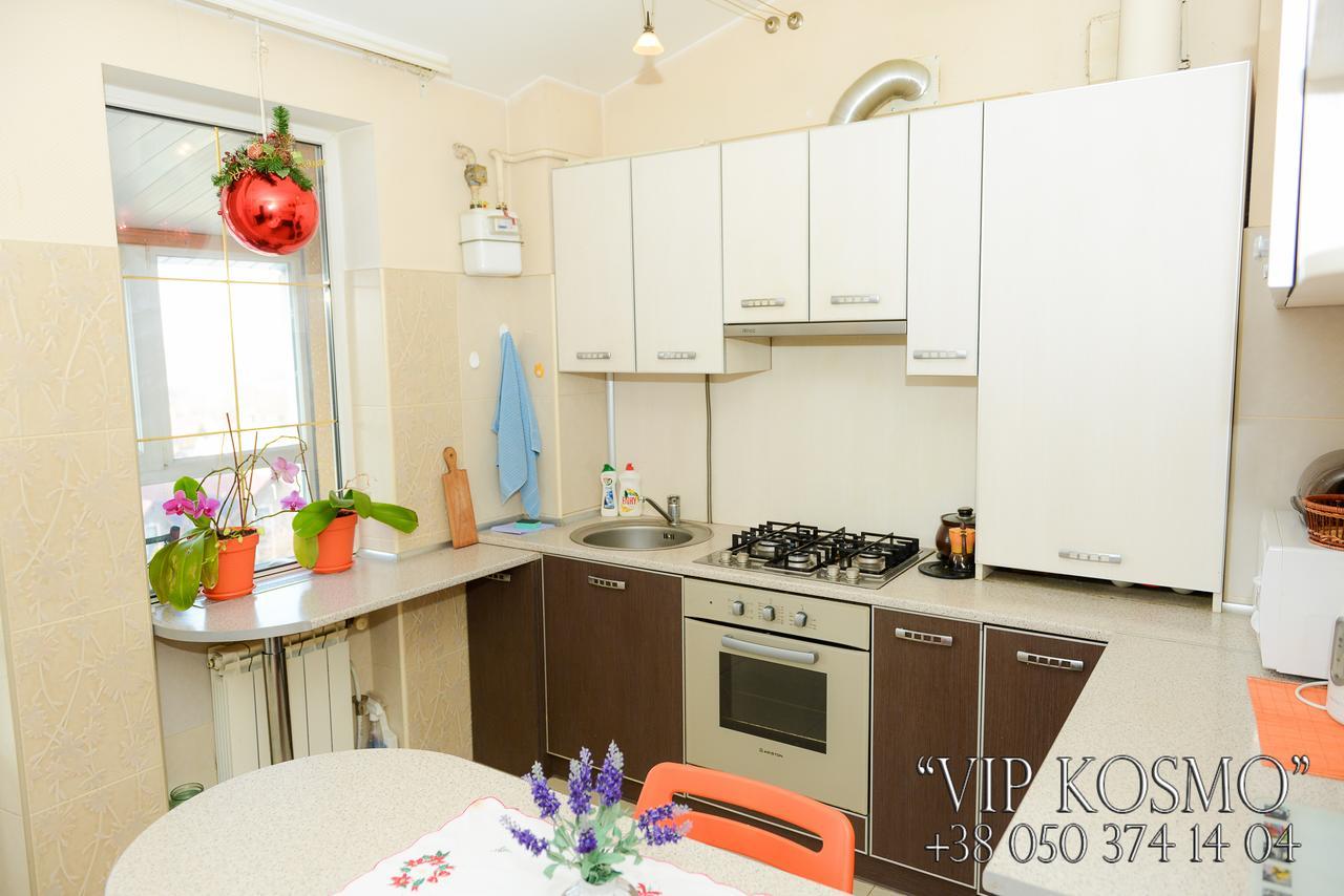 Apart Club Kosmo Appartement Tsjernivsi Buitenkant foto