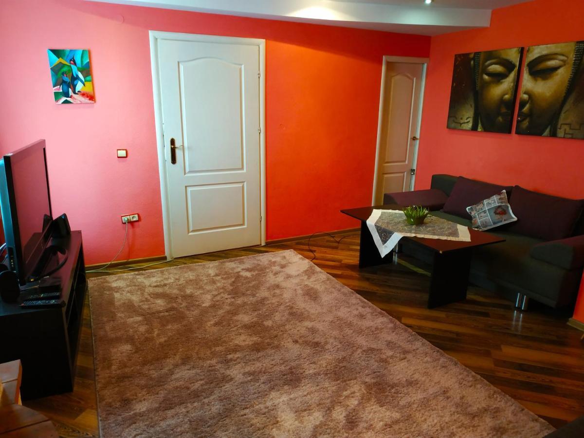 Apart Club Kosmo Appartement Tsjernivsi Buitenkant foto